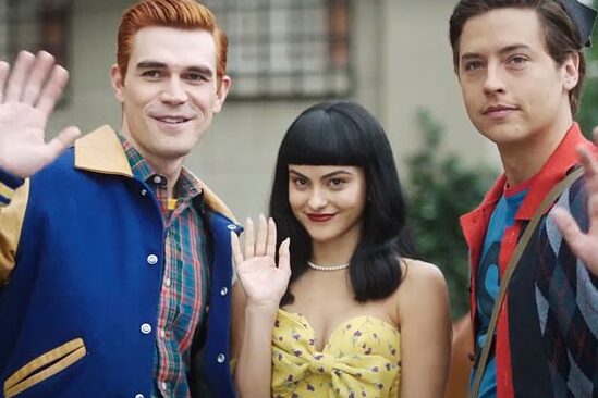 ¡Desafío Definitivo de Riverdale! Con 'Upgraded', Camila Mendes está aquí para demostrar que ha crecido...